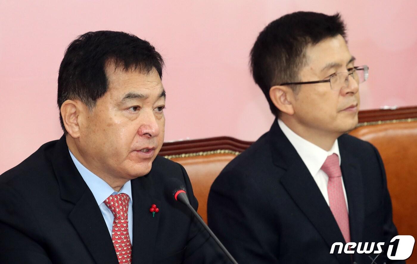 심재철 자유한국당 원내대표가 9일 서울 여의도 국회에서 열린 최고위원회의에서 모두발언을 하고 있다. 2020.1.9/뉴스1 ⓒ News1 김명섭 기자