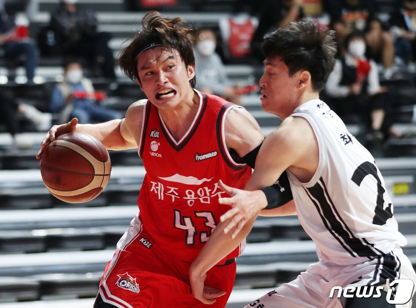 본문 이미지 - 2020-21 현대모비스 프로농구 1라운드 국내 선수 득점 1위에 오른 고양 오리온 이대성. /뉴스1 ⓒ News1 박지혜 기자