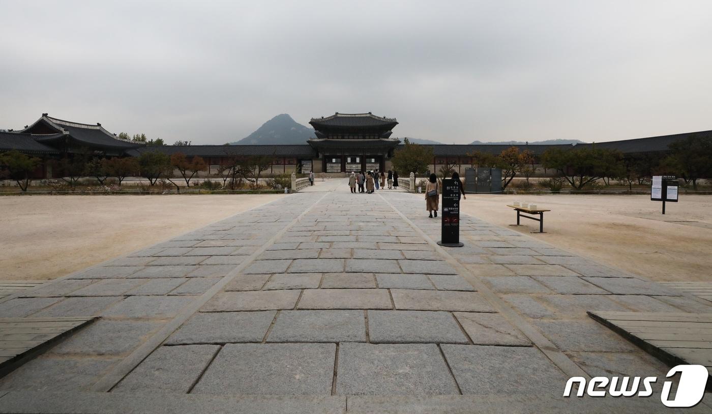 본문 이미지 - 지난해 10월  서울 종로구 경복궁의 한산한 모습. ⓒ News1  