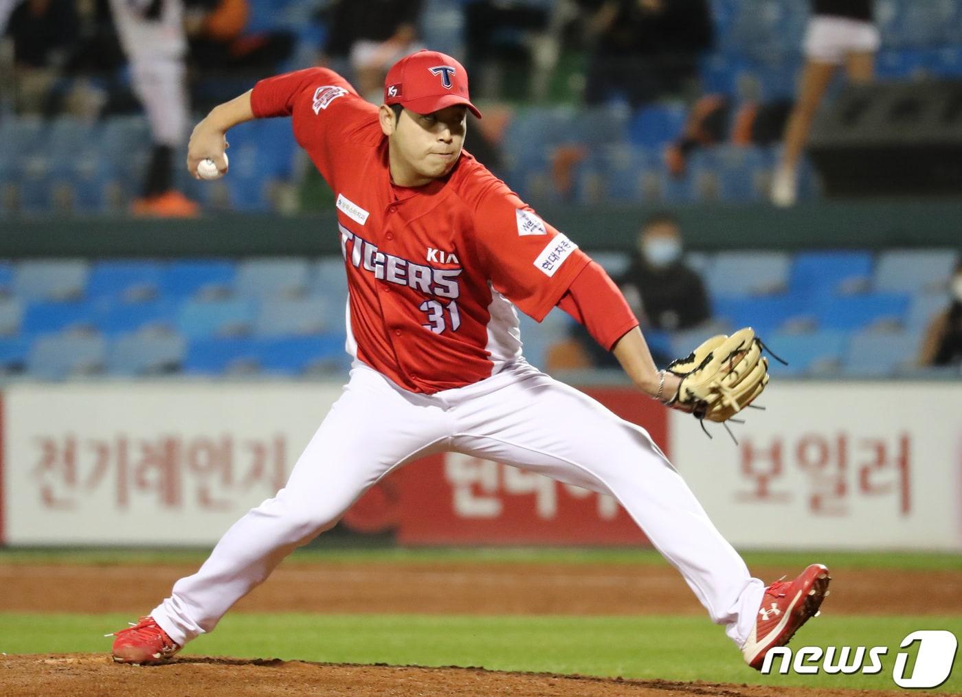본문 이미지 - 박준표는 팔꿈치 부상으로 1군 엔트리에서 말소됐다..(뉴스1 DB) 2020.10.22/뉴스1 ⓒ News1 김기태 기자