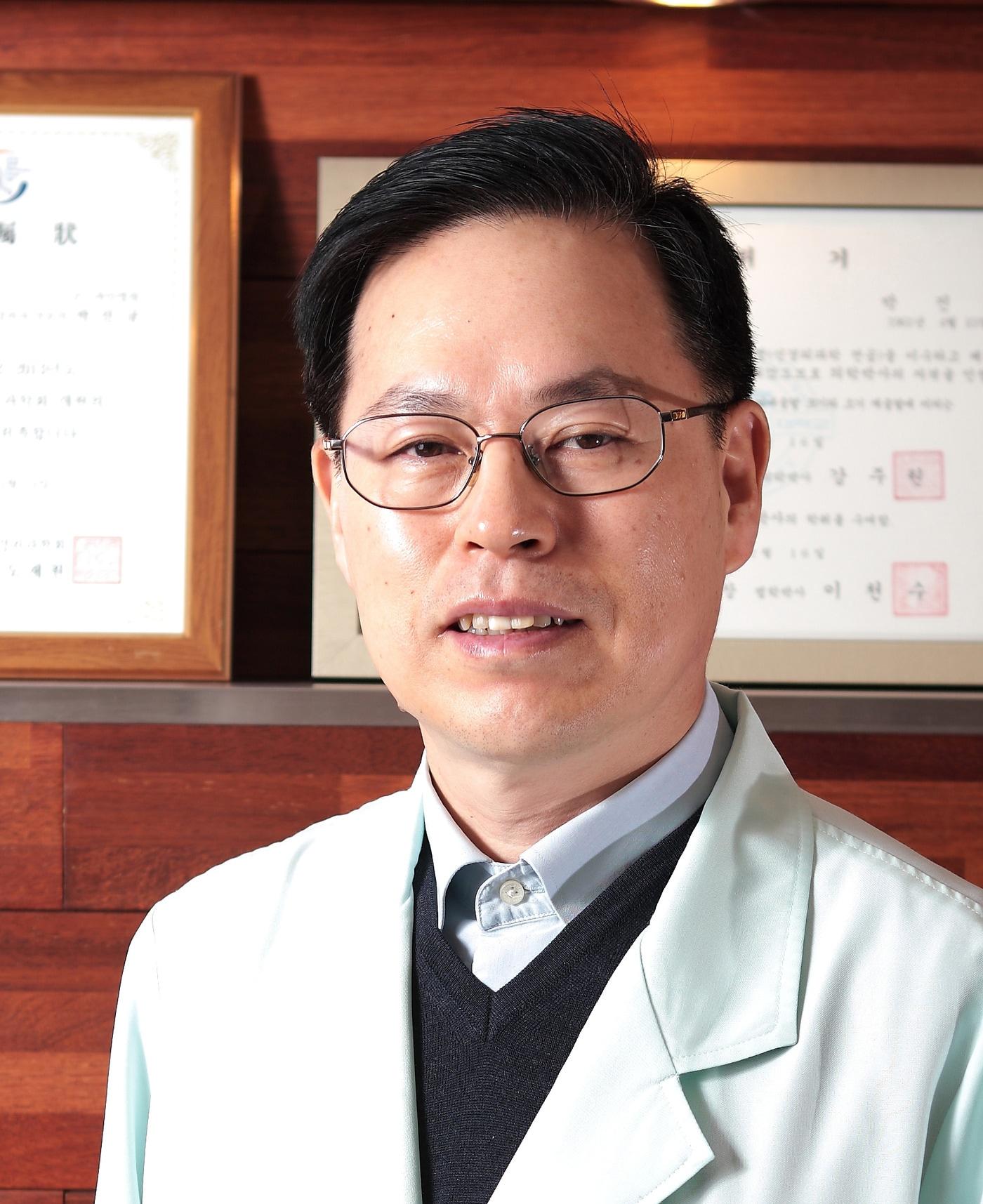 본문 이미지 - 박진규 대한신경외과의사회 회장ⓒ 뉴스1