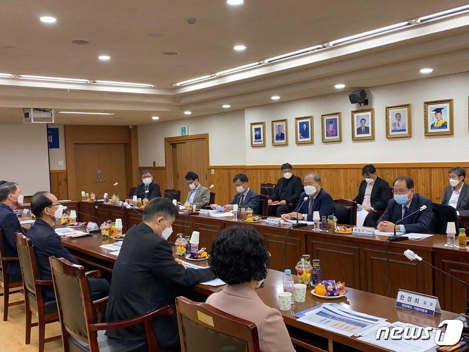 본문 이미지 - 전주상공회의소 전북지역인적자원개발위원회가 올해 제3차 ‘Skill-UP 간담회’를 개최했다.(전주상공회의소 제공)2020.10.30/뉴스1