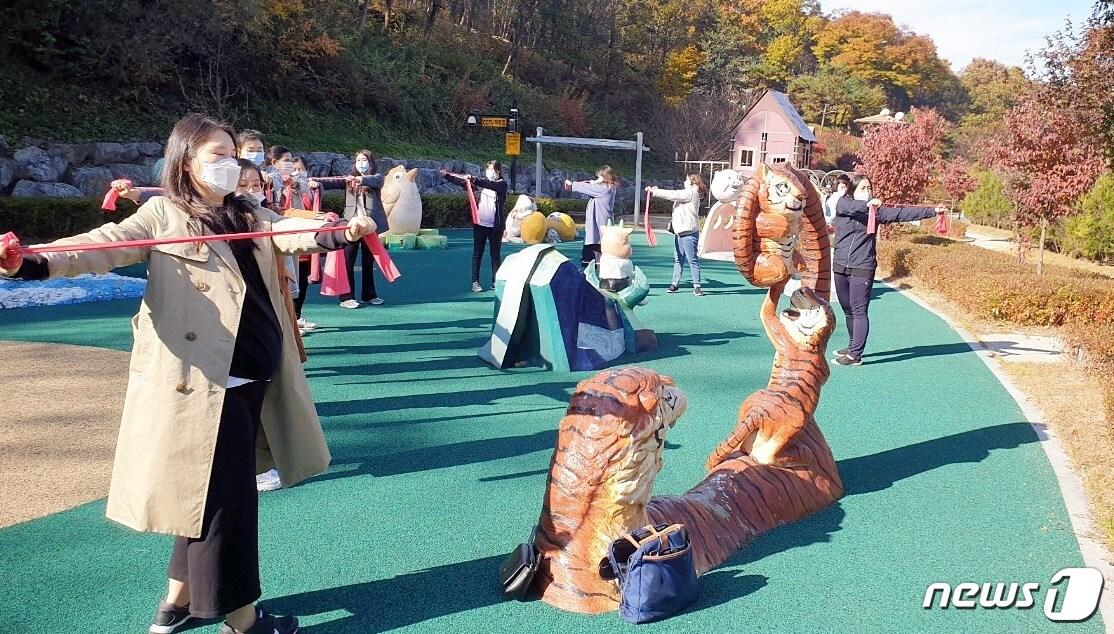 본문 이미지 - 괴산 성불산 휴양단지 숲 태교교실.(괴산군 제공)ⓒ 뉴스1