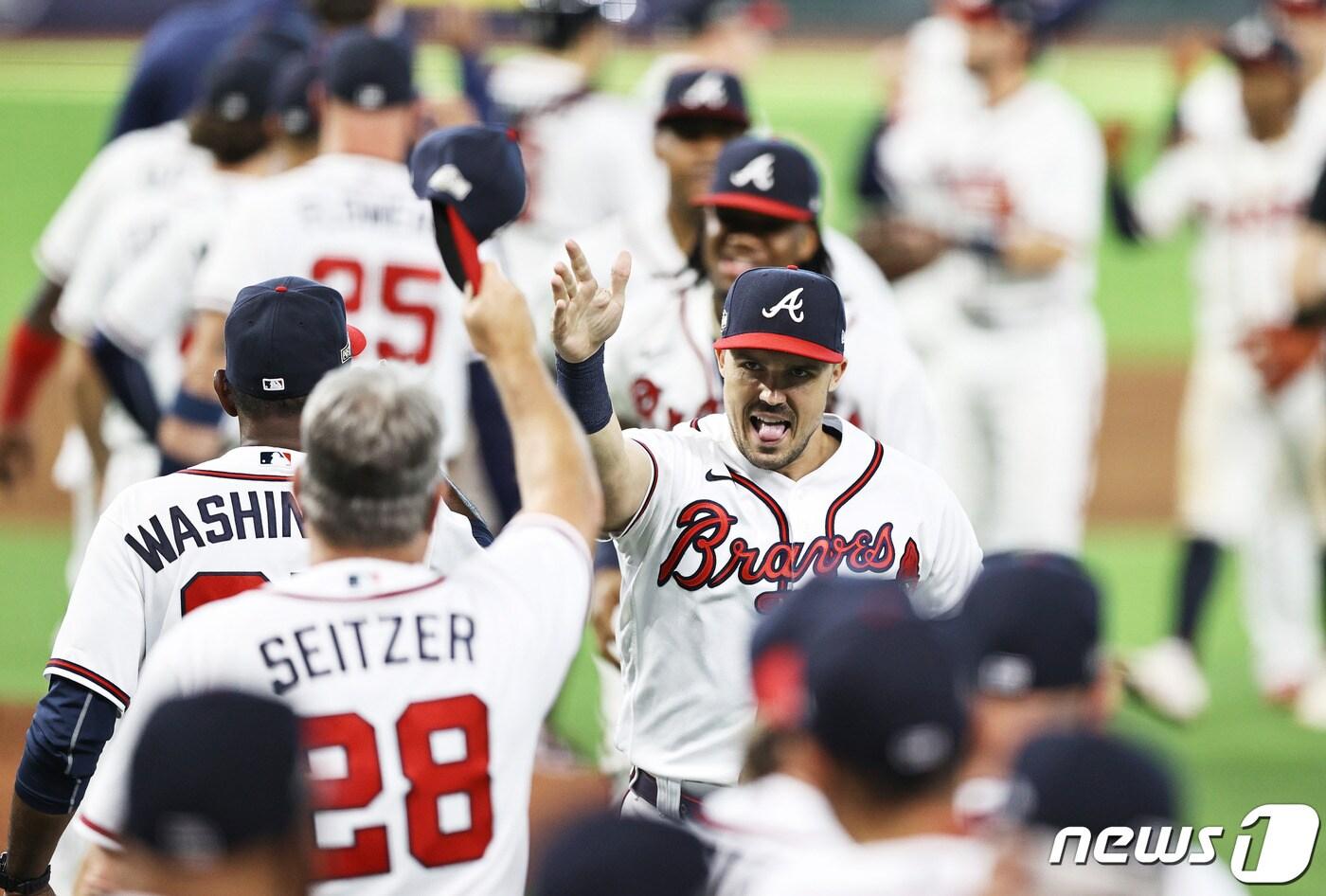 애틀랜타 브레이브스가 마이애미 말린스를 2-0으로 제압하고 내셔널리그 디비전시리즈 2연승을 거뒀따. ⓒ AFP=뉴스1