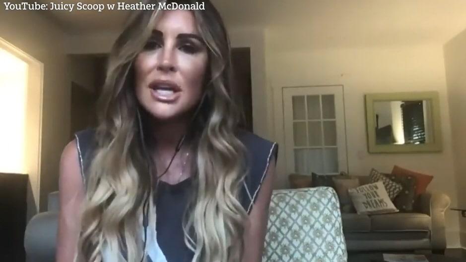 본문 이미지 - 지난 2009년 타이거 우즈의 상간녀로 지목됐던 레이철 우치텔. (유튜브 갈무리) ⓒ 뉴스1