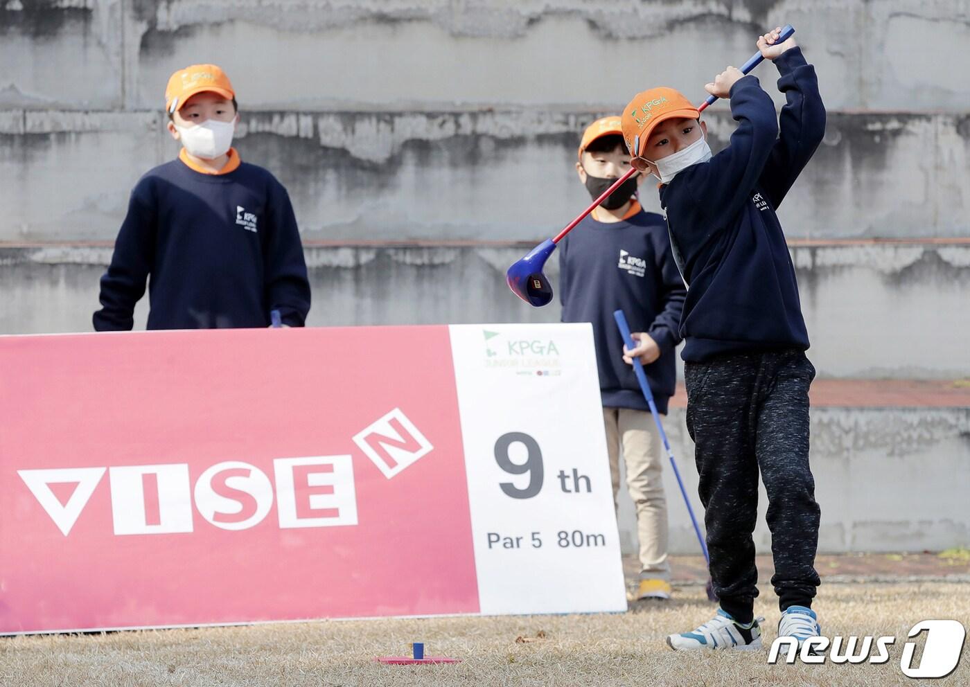 본문 이미지 - 주니어 골프 선수들이 경기를 펼치고 있다.(자료사진) /뉴스1 ⓒ News1 