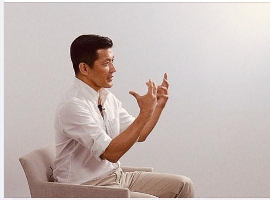 본문 이미지 - 홍정욱 전 의원이 16일부터 매주 한차례 에세이를 통해 자신의 이야기를 들려주겠다고 밝혀 관심을 끌고 있다. (페이스북 갈무리) ⓒ 뉴스1