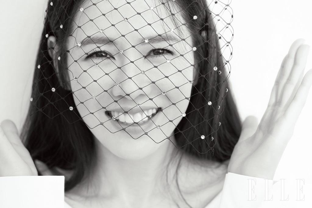 본문 이미지 - 손예진/ 엘르 12월호 ⓒ 뉴스1