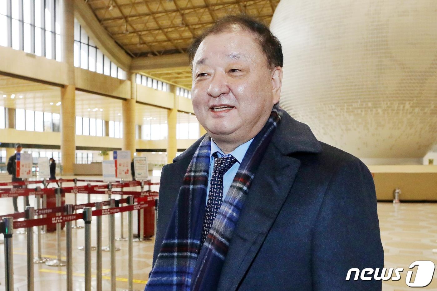 본문 이미지 - 문재인 대통령은 23일 주일본국대한민국대사관 특명전권대사(주일대사)에 한일의원연맹 명예회장인 강창일 전 더불어민주당 의원을 내정했다. (뉴스1 DB) 2020.11.23/뉴스1