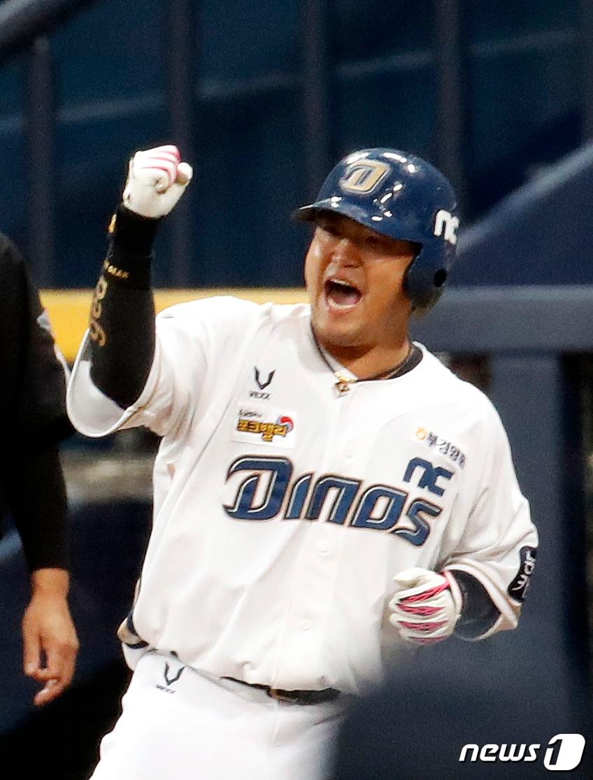 본문 이미지 - NC 다이노스 박석민이 공식 은퇴식을 진행하고 마지막 인사를 한다. /뉴스1 DB ⓒ News1 이승배 기자