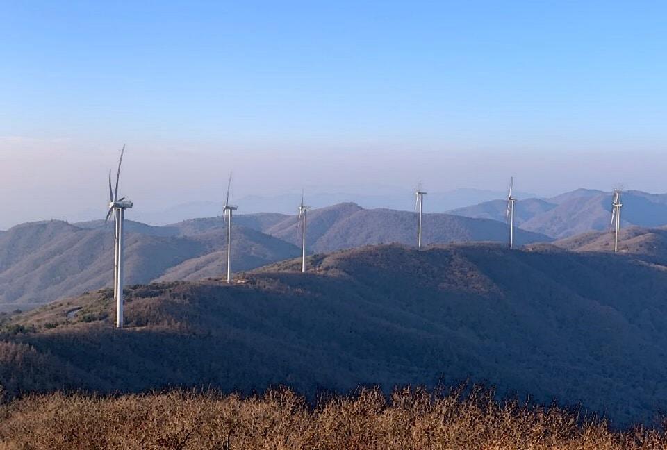 본문 이미지 - 횡성 태기산 전망대에서 일몰을 기다리며 바라본 풍경ⓒ 뉴스1 윤슬빈 기자