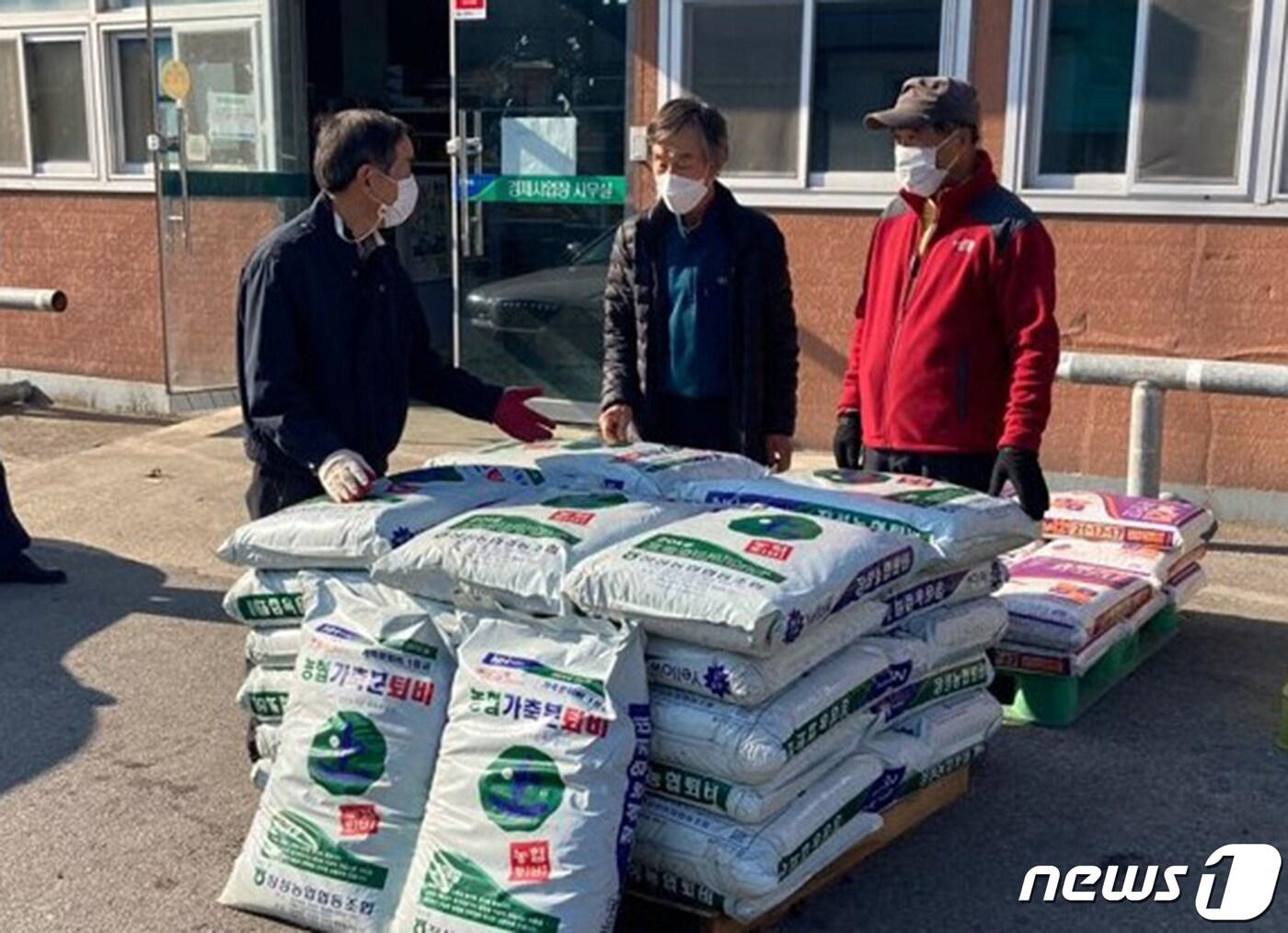 본문 이미지 - 유기질비료 지원 자료사진 ⓒ News1 