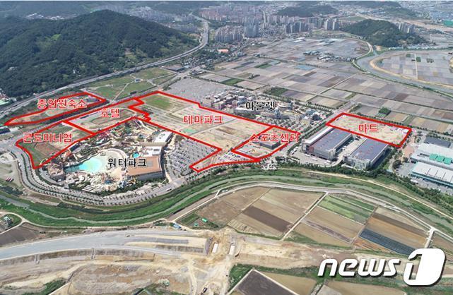 본문 이미지 - 김해시가 롯데에 김해관광유통단지 사업을 조속히 이행할 것을 촉구하고 나섰다. 사진은 김해관광유통단지 건설 사업 부지. ⓒ 뉴스1