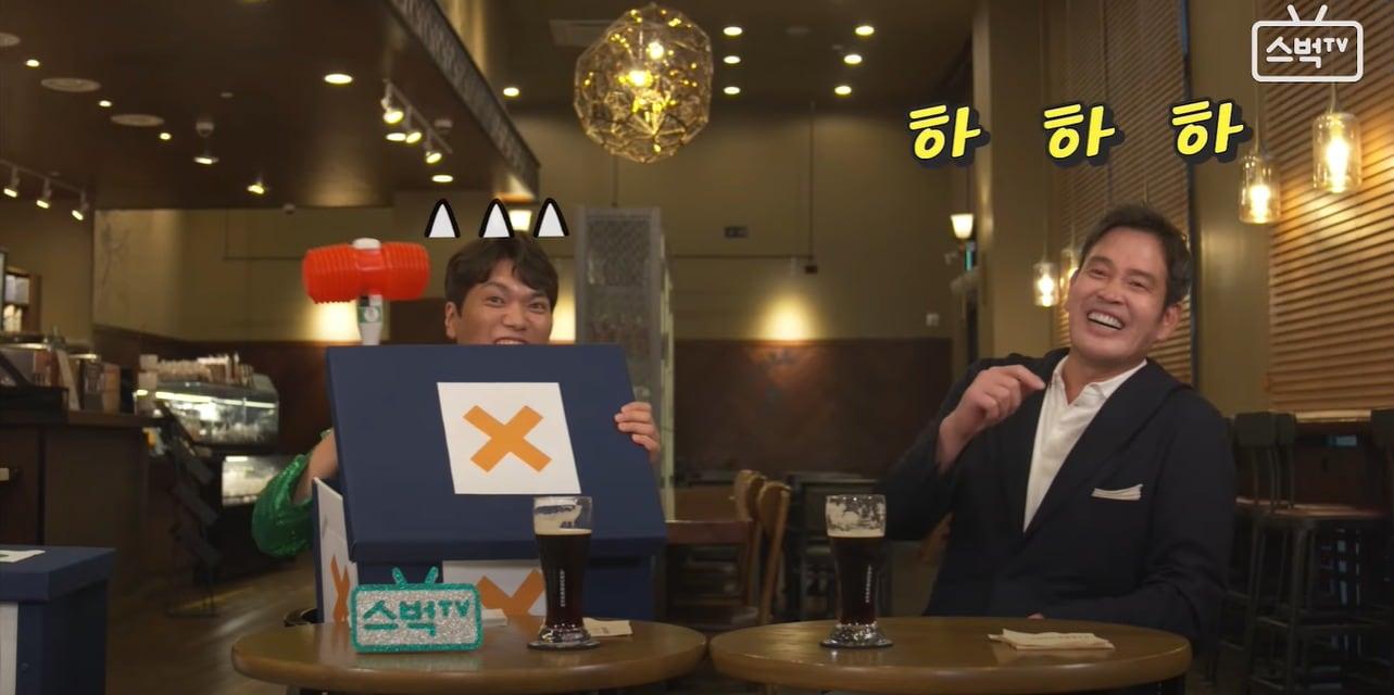 본문 이미지 - 1일 스타벅스커피코리아가 공식 유튜브 채널에 공개한 정용진 신세계그룹 부회장 인터뷰 (스타벅스커피코리아 유튜브 갈무리) ⓒ 뉴스1