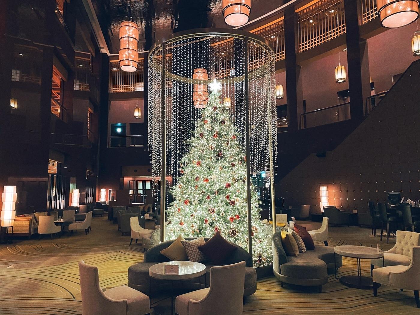 본문 이미지 - 그랜드 인터컨티넨탈 서울 파르나스의 크리스털 링 트리(Crystal Ring Tree)
