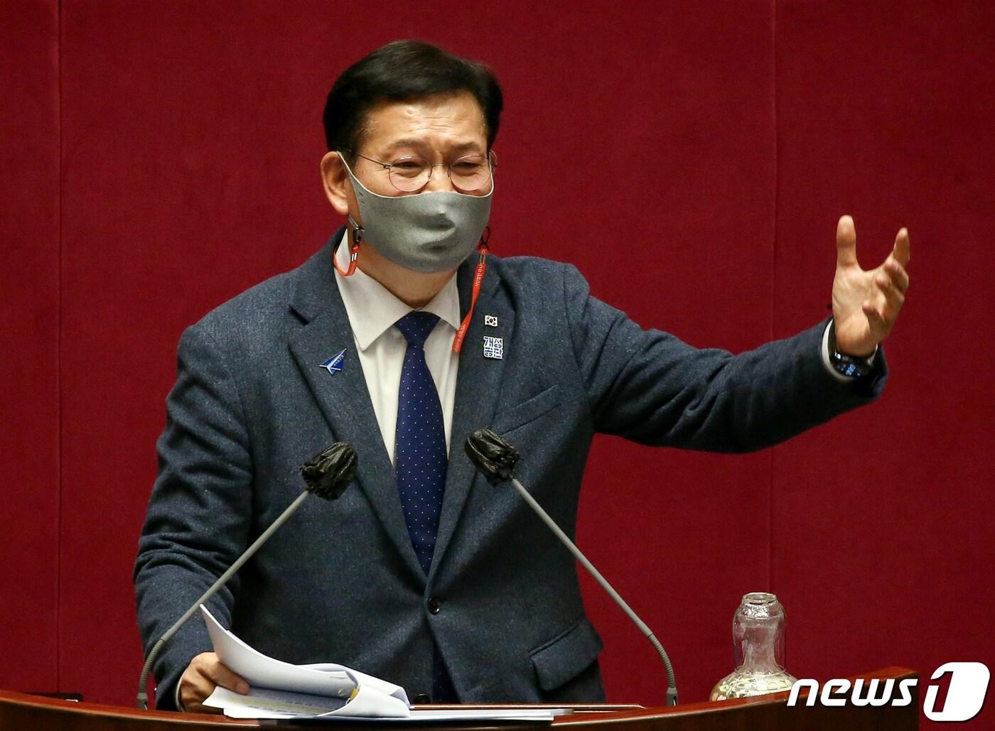 본문 이미지 - 송영길 더불어민주당 의원이 14일 오전 서울 여의도 국회에서 열린 본회의에서 남북관계발전법 개정안에 대한 무제한토론을 하고 있다. 2020.12.14/뉴스1 ⓒ News1 신웅수 기자