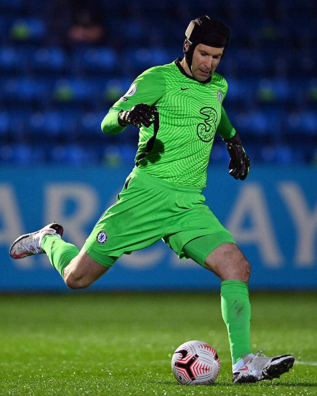 본문 이미지 - 18개월 만에 경기장에 복귀한 페트르 체흐(첼시 페이스북 캡처) ⓒ 뉴스1