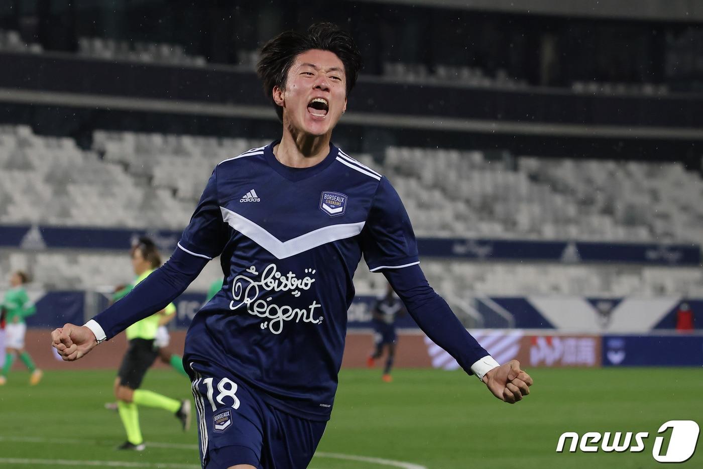 보르도의 황의조가 시즌 2호골을 터뜨렸다. 중앙 공격수로 포지션을 변경해서 기록한 것이라 더 값지다.  ⓒ AFP=뉴스1