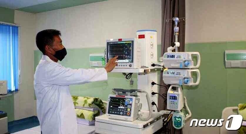 본문 이미지 - (평양 노동신문=뉴스1) = 북한 노동당 기관지 노동신문은지난  2일 삼지연시 인민병원을 두고 "지방인민병원의 표준＂이라며 치켜세웠다. [국내에서만 사용가능. 재배포 금지. DB 금지. For Use Only in the Republic of Korea. Redistribution Prohibited] rodongphoto@news1.kr