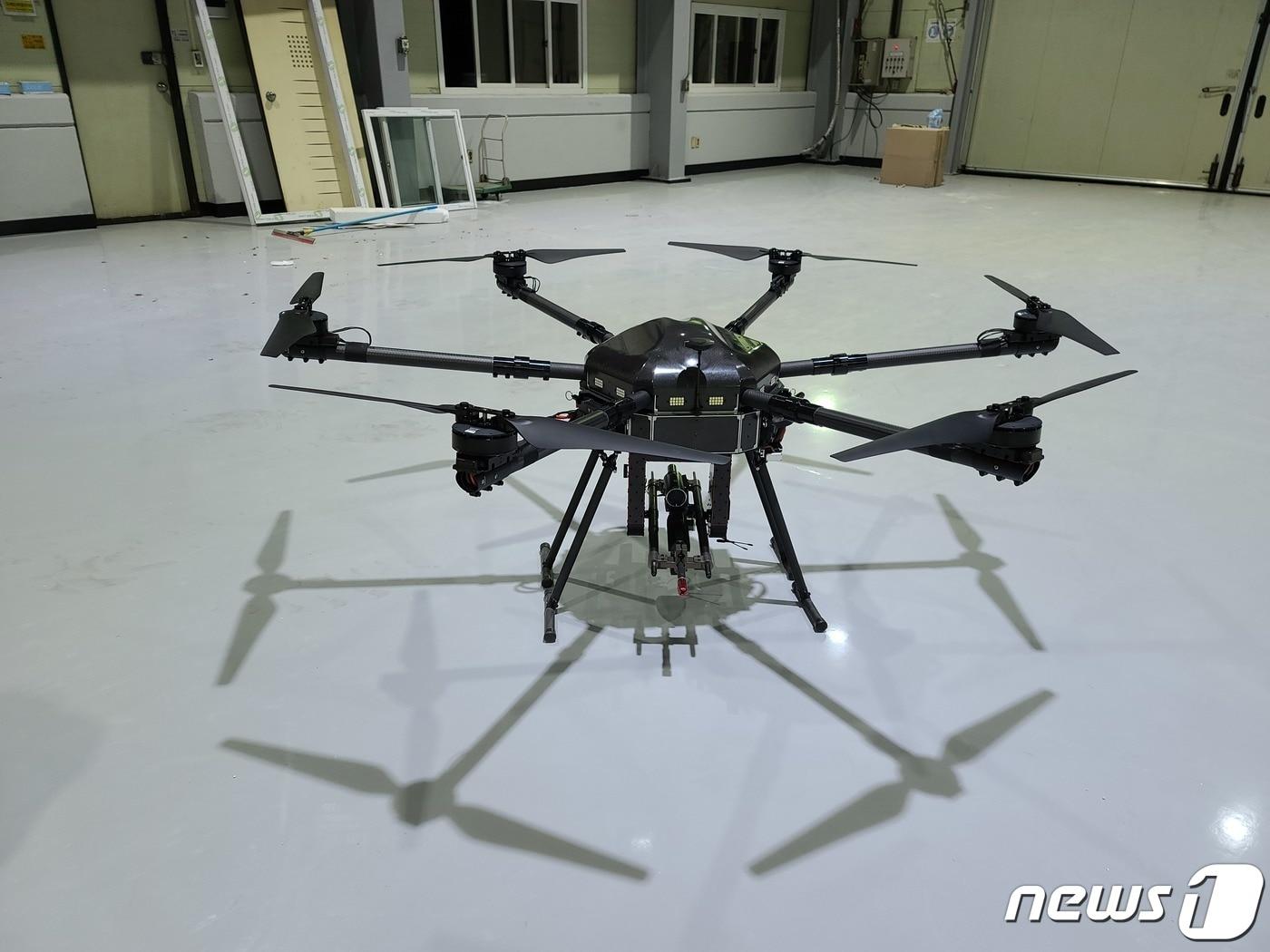 본문 이미지 - 소총 조준사격 드론. (방위사업청 제공) 2020.12.2/뉴스1