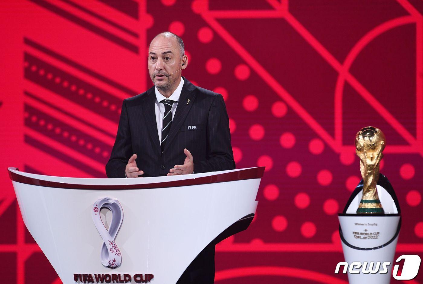 유럽축구연맹(UEFA)가 7일(현지시간) 스위스 취리히에서 2022 카타르 FIFA 월드컵 유럽예선 조 추첨을 진행했다. ⓒ AFP=뉴스1