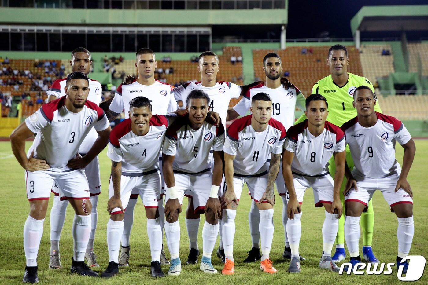 내년 월드컵 유럽예선 A조에 초청팀으로 참가하는 카타르 축구대표팀. ⓒ AFP=뉴스1
