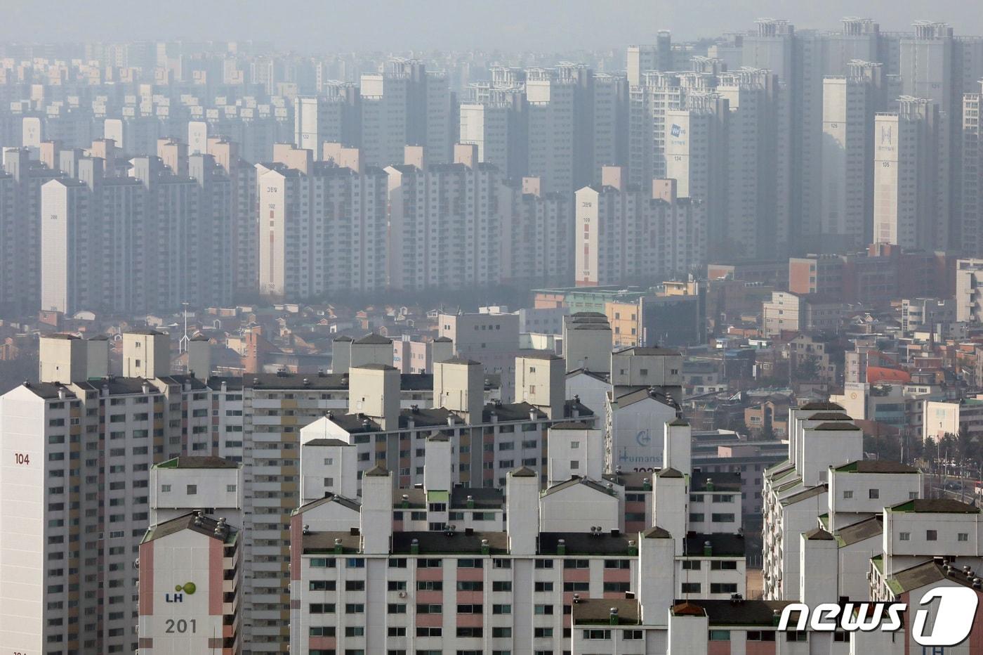 경기도 수원시내 아파트의 모습. &#40;자료사진&#41; /뉴스1 ⓒ News1 조태형 기자