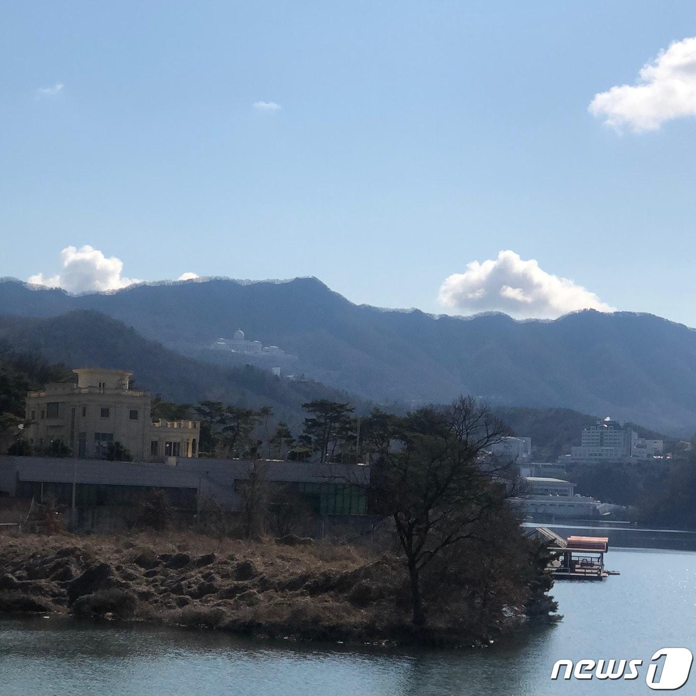 본문 이미지 - 가평 청평호 앞에 위치한 신천지 교주 이만희의 별장 ⓒ 뉴스1
