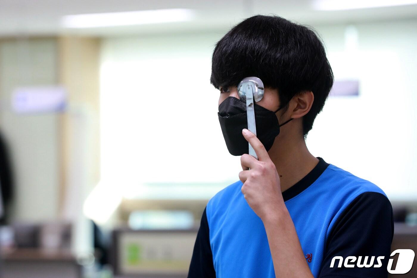 신체검사 (사진은 기사 내용과 무관함) 2020.2.3/뉴스1 ⓒ News1 정진욱 기자