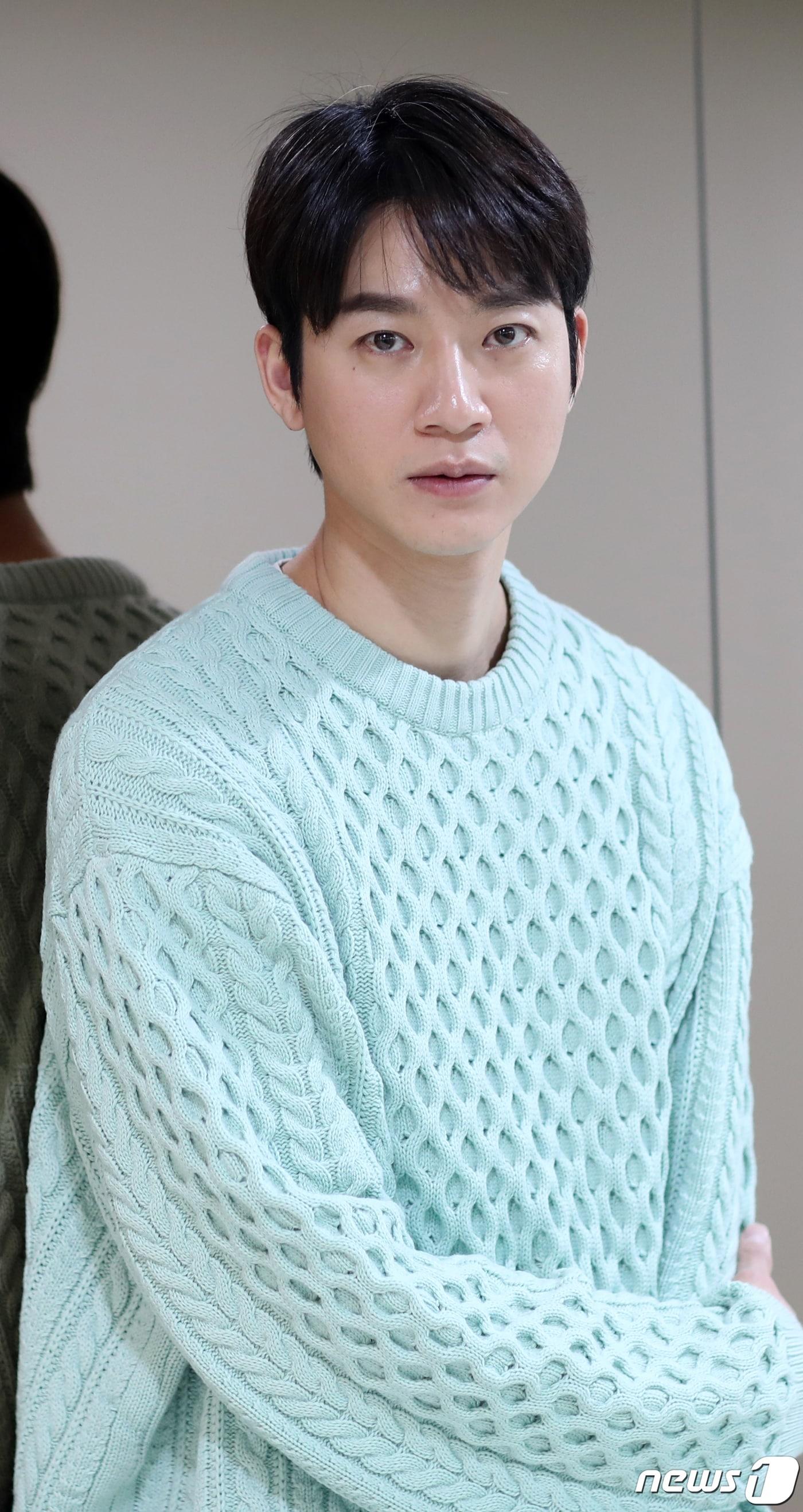 본문 이미지 - tvN 월화드라마 '블랙독'에 출연 중이 배우 유민규가 4일 서울 종로구 뉴스1 본사를 찾아 인터뷰에 앞서 포즈를 취하고 있다. 2020.2.4/뉴스1 ⓒ News1 황기선 기자