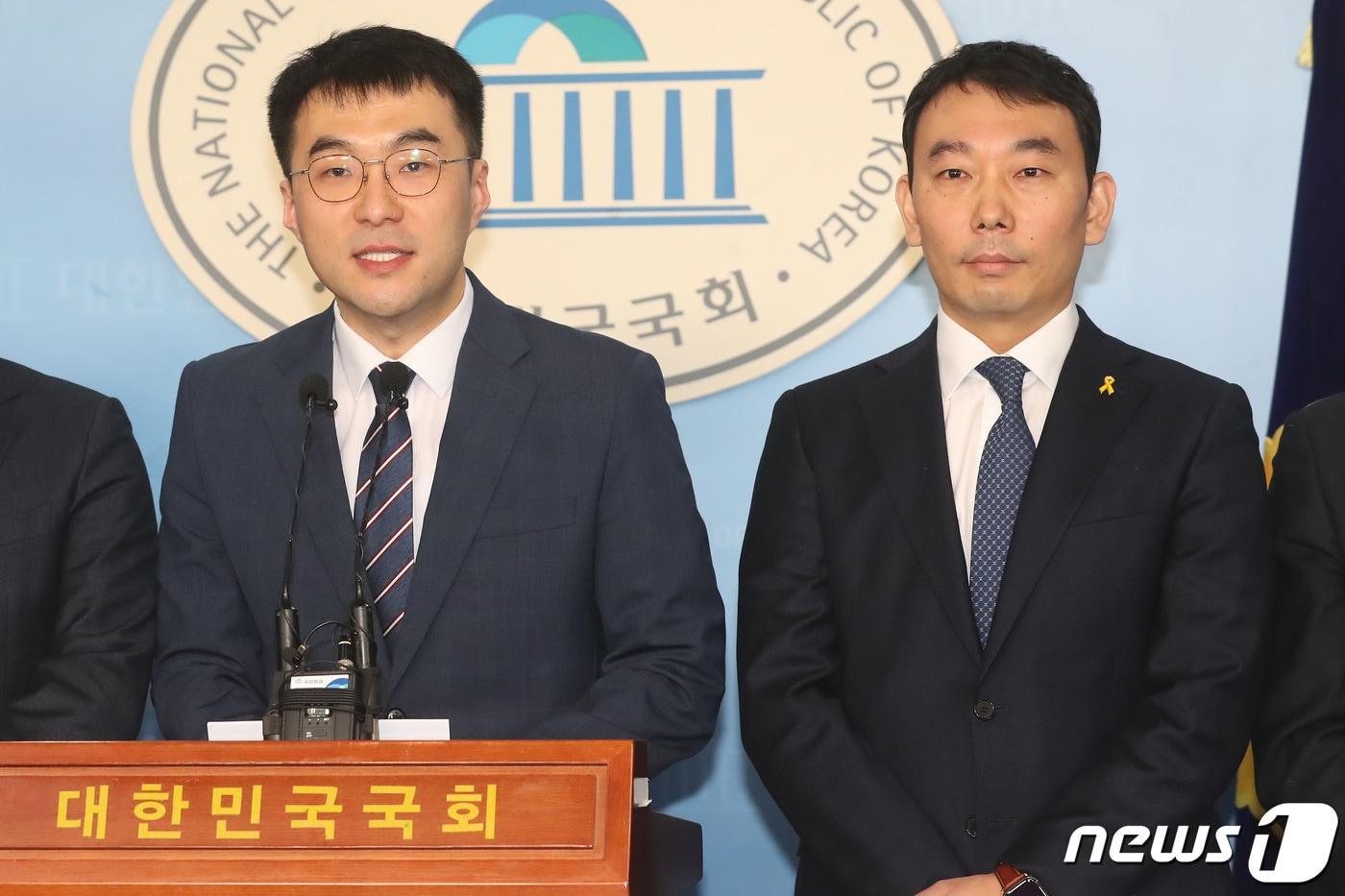 본문 이미지 - 더불어민주당 김남국(왼쪽), 김용민 의원. ⓒ 뉴스1 임세영 기자