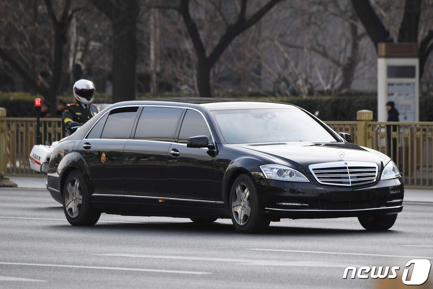 김정은 북한 국무위원장의 전용차 메르세데스 벤츠 마이바흐 S600 풀만 가드 <자료사진> ⓒ AFP=뉴스1