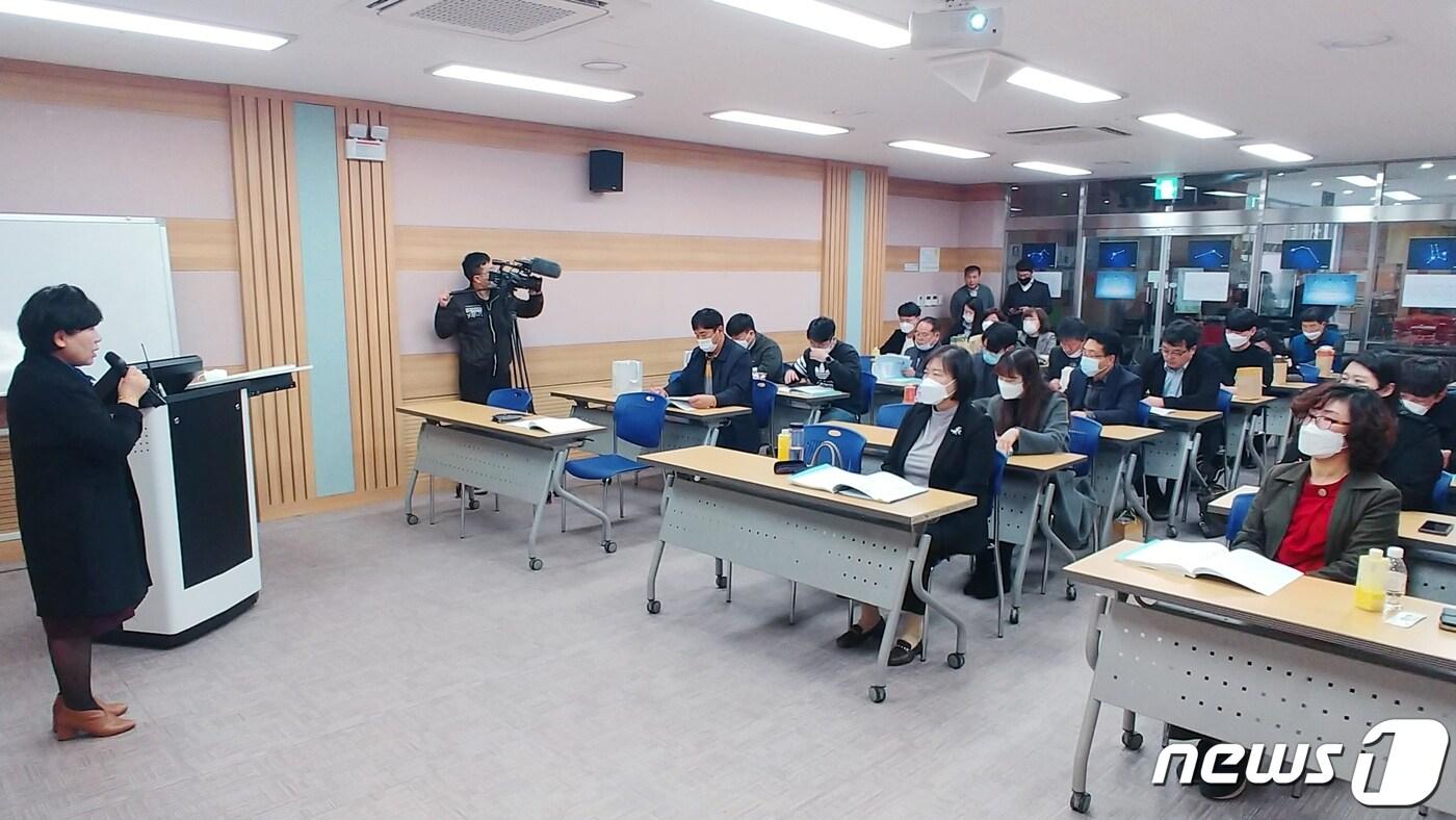 본문 이미지 - 17일 보성청소년수련원에서 열린 전남교육청 직업계고 학점제 관련 워크숍. /ⓒ 뉴스1
