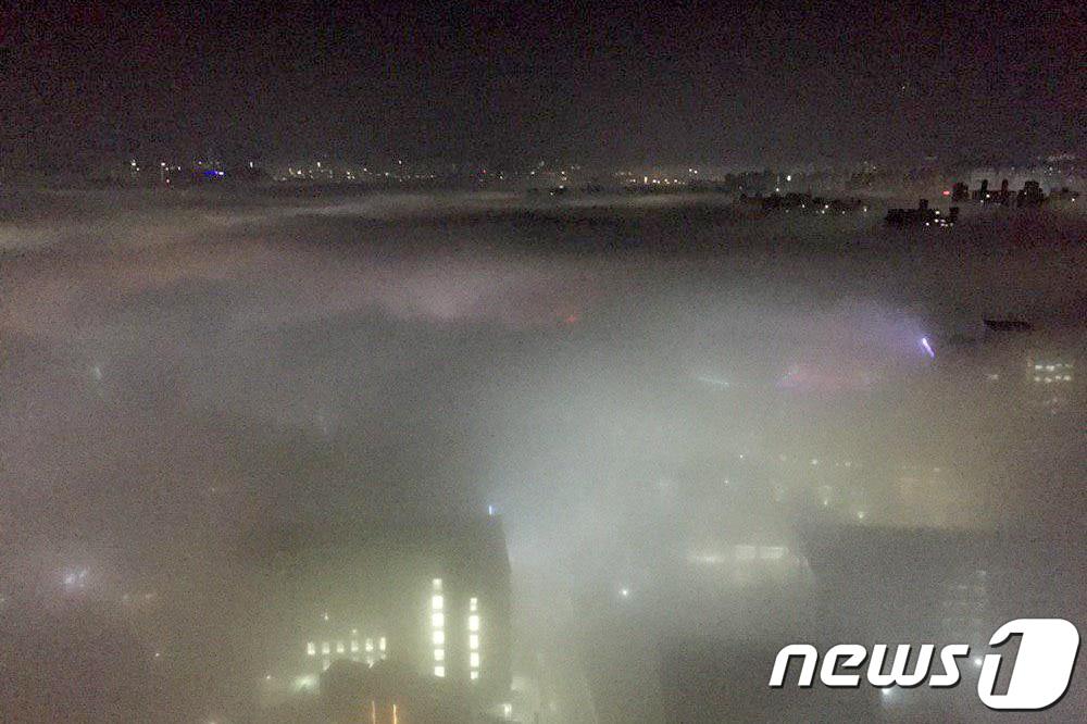 본문 이미지 - 원주시내 내려앉은 안개.(뉴스1 DB)