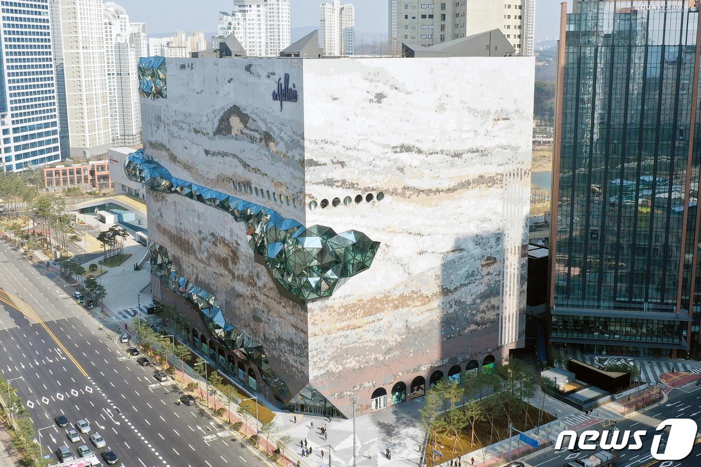 본문 이미지 - 경기도 수원시 영통구 갤러리아백화점 광교점의 모습.. 2020.3.2 ⓒ 뉴스1 조태형 기자