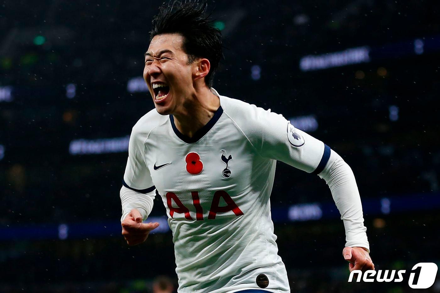 본문 이미지 - AFC가 손흥민을 아시아가 배출한 최고의 선수로 꼽으며 '월드클래스'라 칭했다. ⓒ AFP=뉴스1