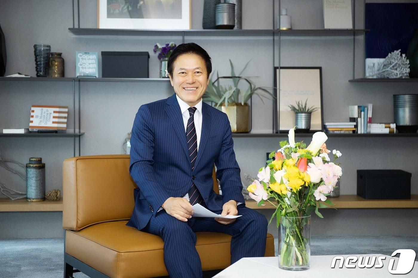 본문 이미지 - 박정호 SK텔레콤 사장이 신종 코로나 바이러스 감염증(코로나19)으로 어려움을 겪는 '화훼농가 돕기 릴레이 캠페인'에 동참한다고 27일 밝혔다.ⓒ 뉴스1