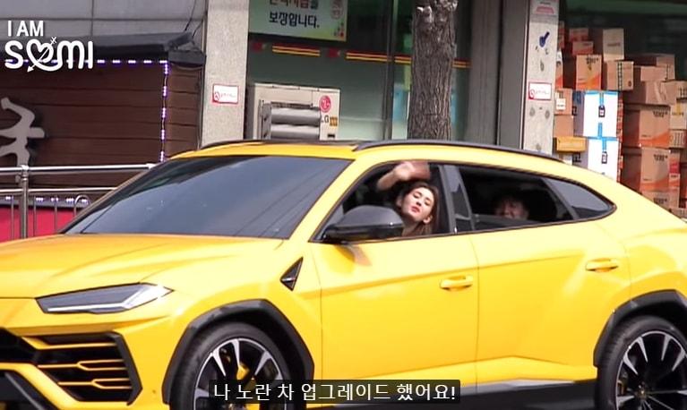 본문 이미지 - ‘I AM SOMI’ EP.01 TEARFUL GRADUATION | 소미의 눈물의 졸업식? 유튜브 갈무리 ⓒ 뉴스1