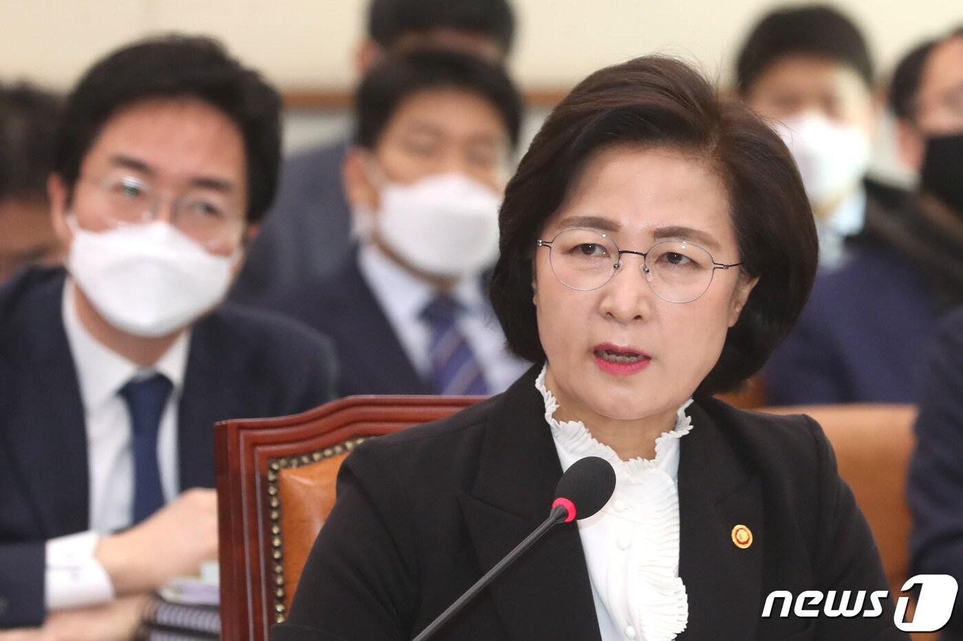 본문 이미지 - 추미애 법무부 장관. 2020.3.4/뉴스1 ⓒ News1 임세영 기자