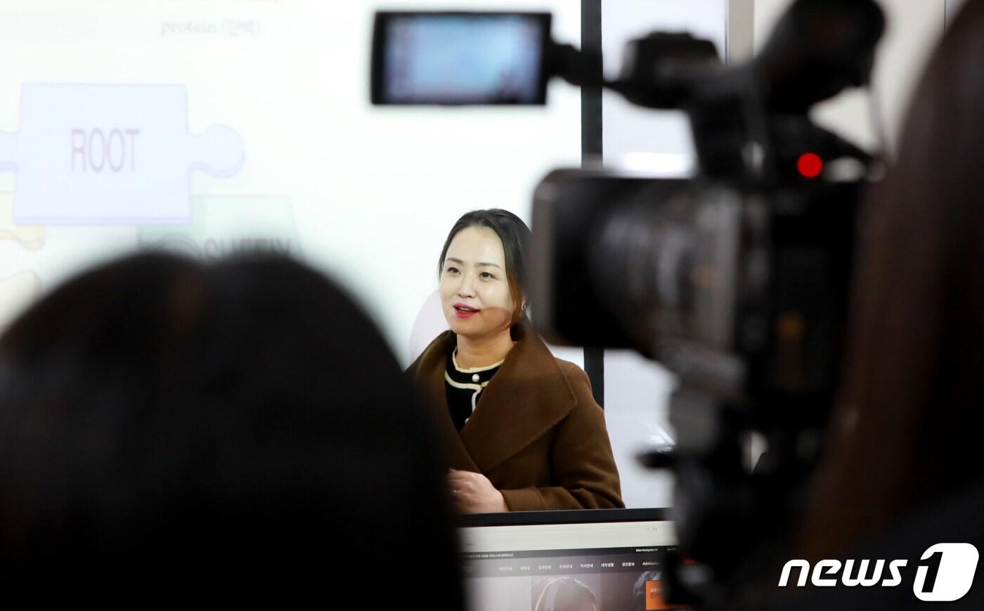 본문 이미지 - 신종 코로나바이러스 감염증(코로나19) 예방을 위해 오는 16일로 개강이 연기된 각 대학들이 온라인 강의로 수업을 대체하기 위해 영상 프로그램을 제작하고 있다. 위 사진은 기사와 직접 연관 없음. ⓒ News1 정진욱 기자