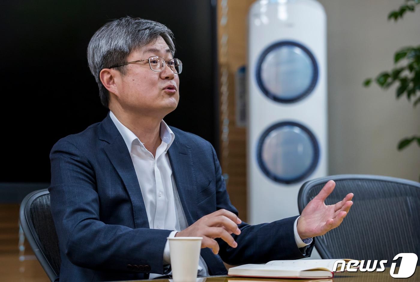 남인봉 아이마켓코리아 대표는 지난 6일 오후 서울 강남구 삼성동빌딩에서 <뉴스1>과 인터뷰를 갖고 '아이마켓코리아2.0'에 대해 선언했다. 2020.3.6/뉴스1 ⓒ News1 이동해 기자