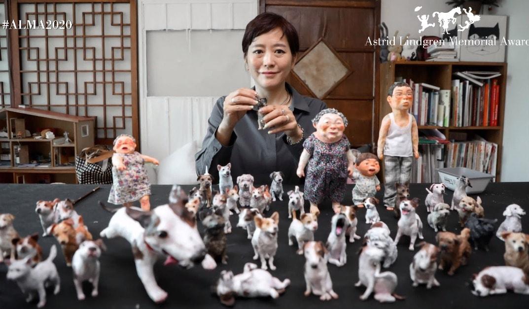 본문 이미지 - 백희나 작가.(유튜브 Astrid Lindgren Memorial Award 캡처ⓒ 뉴스1