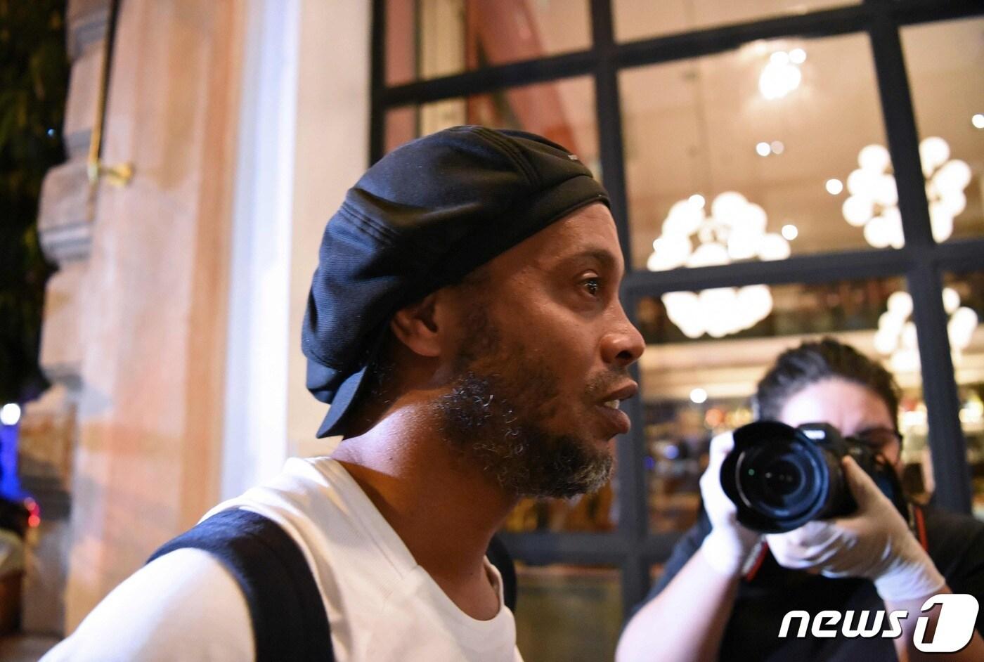 파라과이 교도소에서 석방된 호나우지뉴. ⓒ AFP=뉴스1