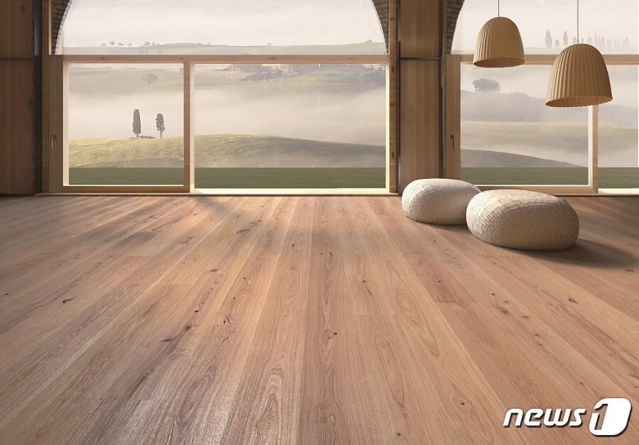 본문 이미지 - 프리미엄 원목마루 브랜드 라르고가 적용된 바닥 ⓒ 뉴스1