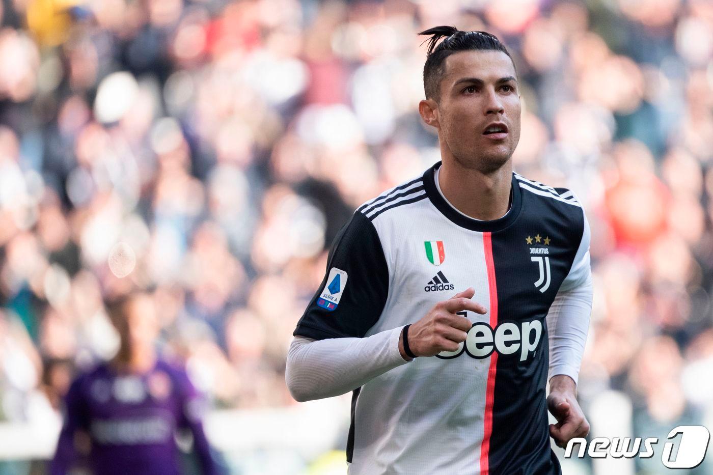 본문 이미지 - 포르투갈에 머물던 호날두가 이탈리아로 복귀한다. ⓒ AFP=뉴스1