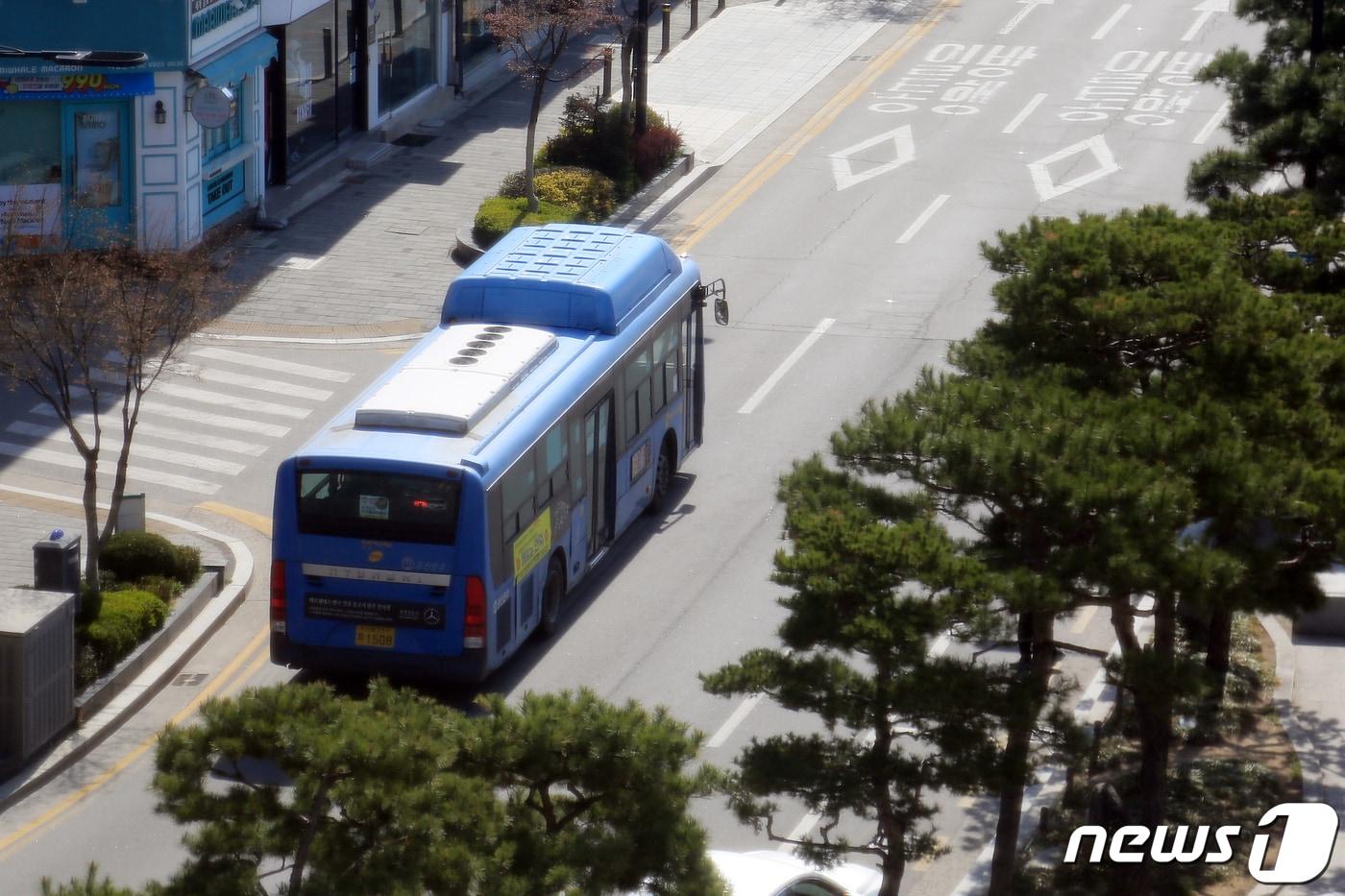 본문 이미지 - 기사 이해를 돕기 위한 강원 원주 시내버스 자료 사진으로 기사 내용과 직접 관련 없음. ⓒ 뉴스1