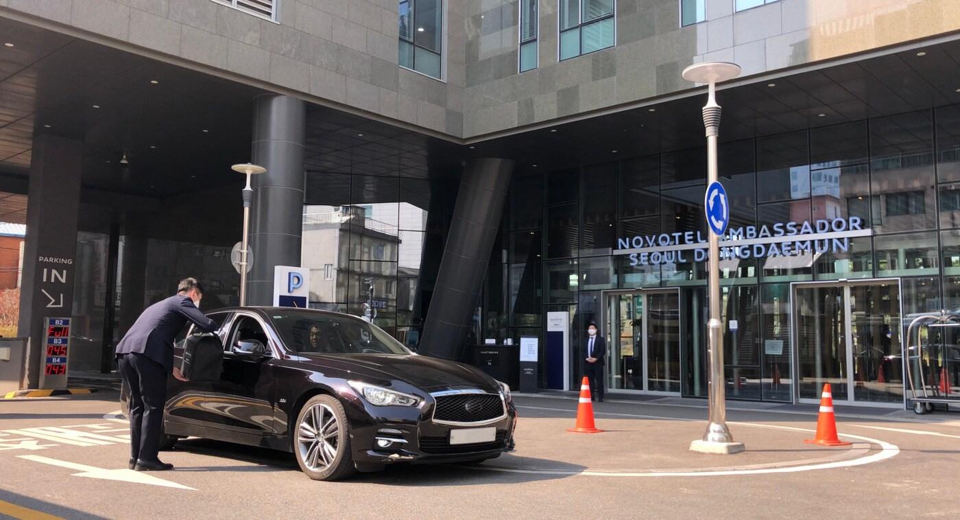 노보텔 앰배서더 동대문의 고메박스 드라이브 스루 서비스