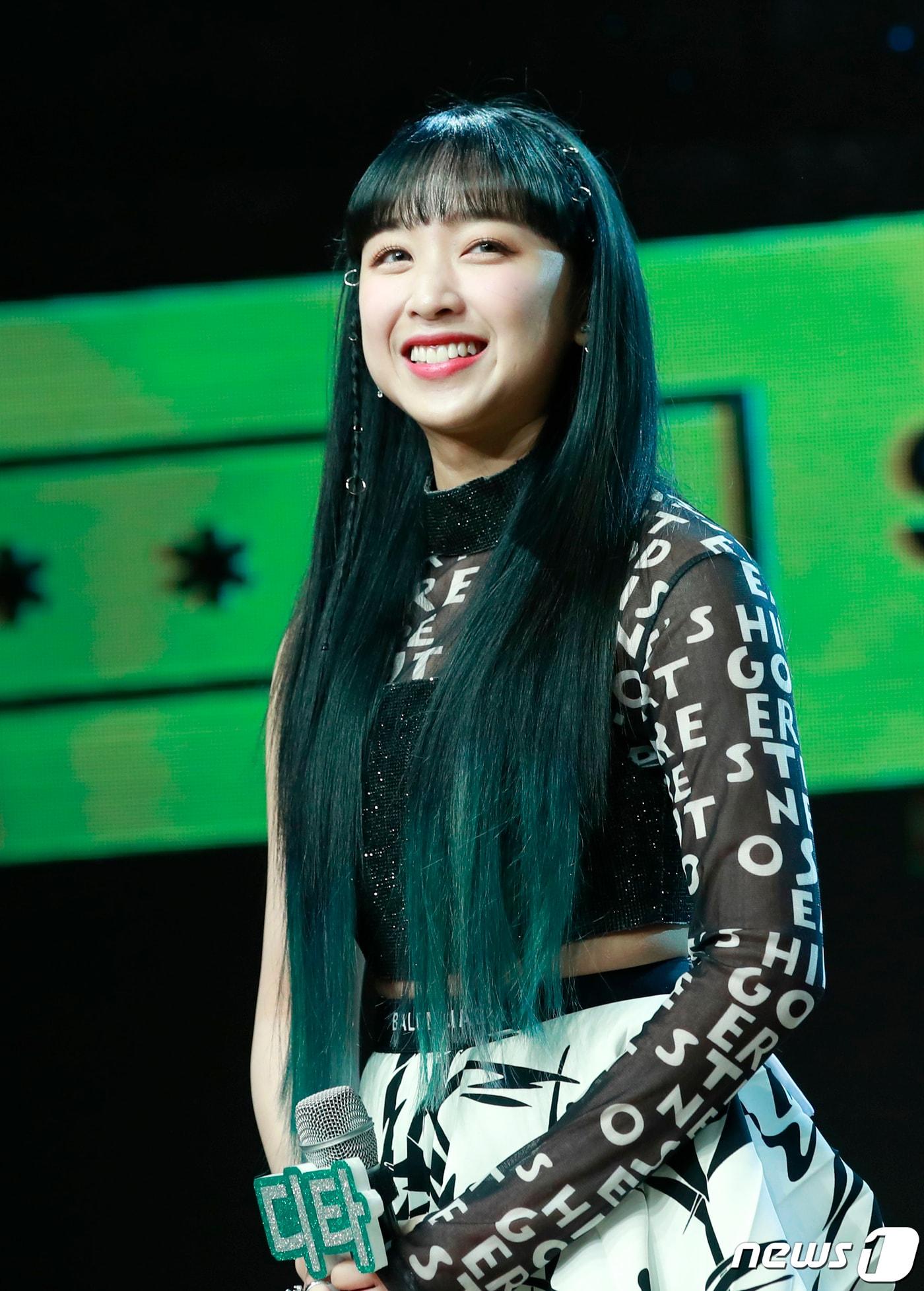 본문 이미지 - 그룹 시크릿넘버(SECRET NUMBER) 디타가 19일 오후 서울 일지아트홀에서 열린 데뷔 싱글 '후 디스?'(Who Dis?) 발매 기념 쇼케이스에 참석해 미소를 짓고 있다. 2020.5.19/뉴스1 ⓒ News1 권현진 기자