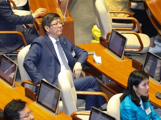 본문 이미지 - 김홍걸 더불어민주당 의원은 김대중 전 대통령의 상징과 같은 동교동 사저 명의변경, 노벨평화상 상금 인출 등에 대해 6·15 행사가 끝난 뒤 자세한 사정을 설명할 예정이며 이 문제는 결코 재산다툼이 아닌데 잘못 알려진 부분이 많다고 했다. ⓒ News1 