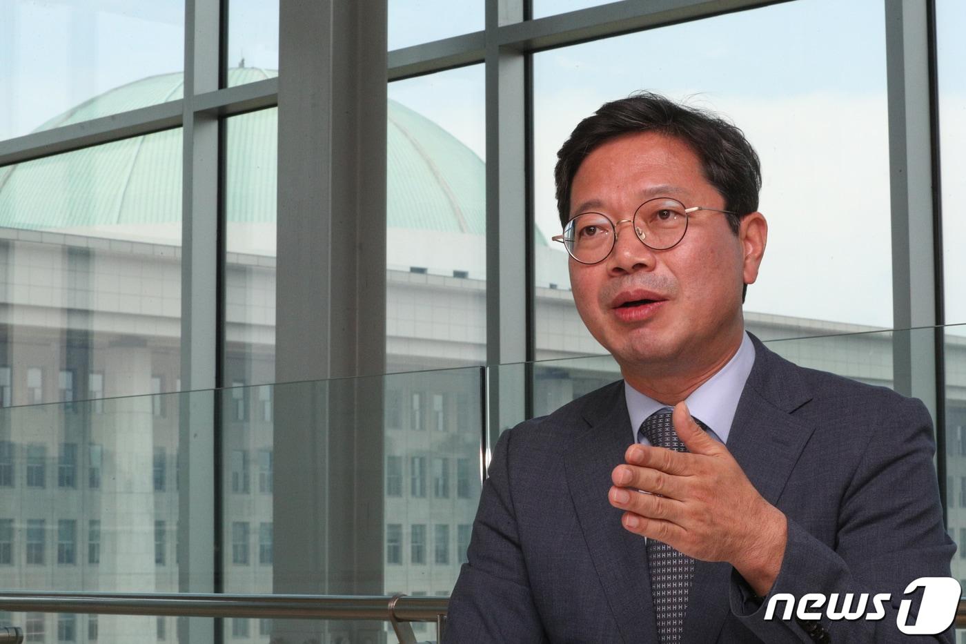 김승원 더불어민주당 당선인이 21일 오후 서울 여의도 의원회관에서 뉴스1과 인터뷰를 하고 있다. 2020.5.21/뉴스1 ⓒ News1 성동훈 기자